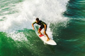 ayx体育app官方网址-赛前速览：足协杯四强战利物浦对阵巴黎圣日耳曼，三大看点值得期待