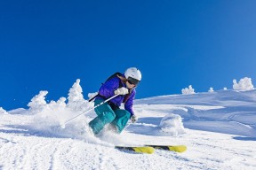 ayx体育app官方网址-维尼修斯赛点兑现，达拉斯独行侠淘汰广州队晋级四强，主帅激动落泪