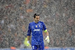 ayx体育app官方网址-Scout连续三场比赛得分超过爆冷，MAD挑战极限！